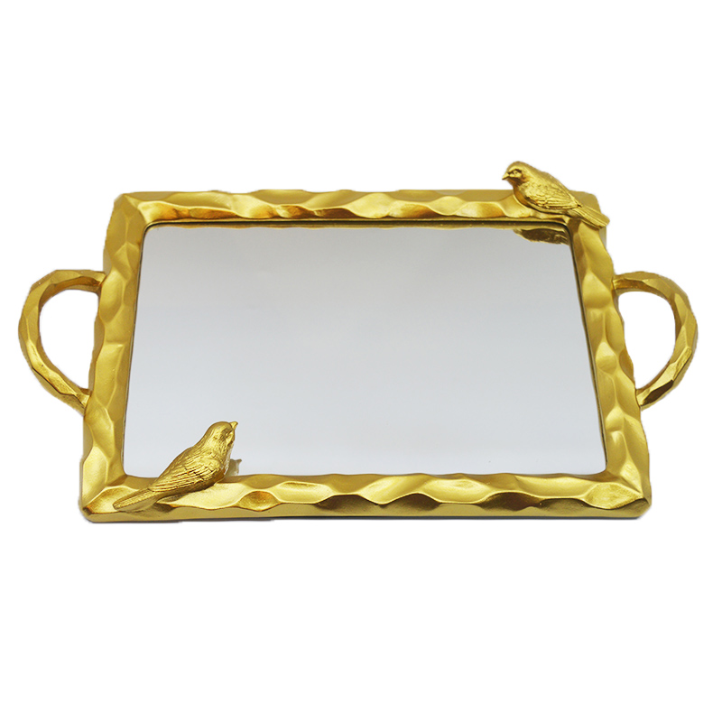 Gold-plated resin bird with hammered edge frame and mirror surface tray